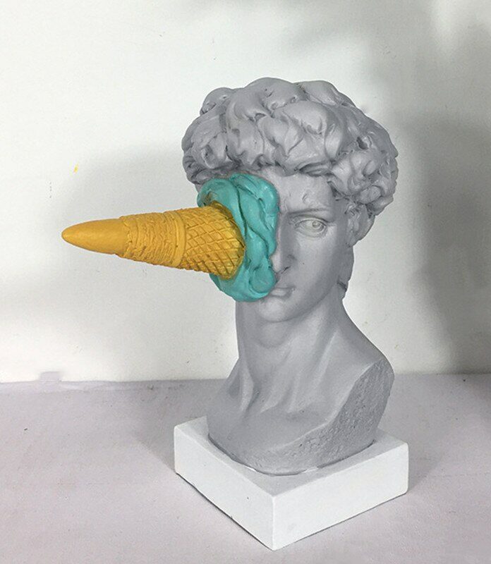 David-Sculpture-en-r-sine-cr-me-glac-e-abstraite-visage-cras-bizarre-corps-demi-longueur